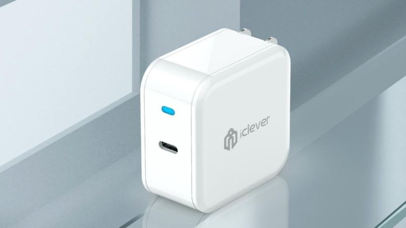 Cargador USB-C de 30W iClever BoostCube, $18 con código ICPDC30W